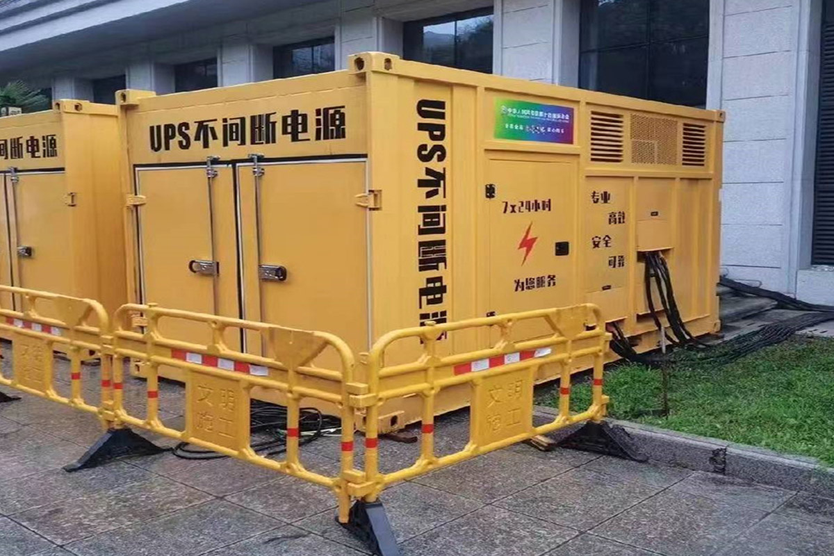 成华发电机租赁施工现场